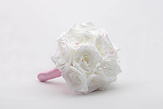 Kytice pre nevestu - Saténová kytica svadobná bielo-púdrová ružová ruže s perličkami - 15320211_