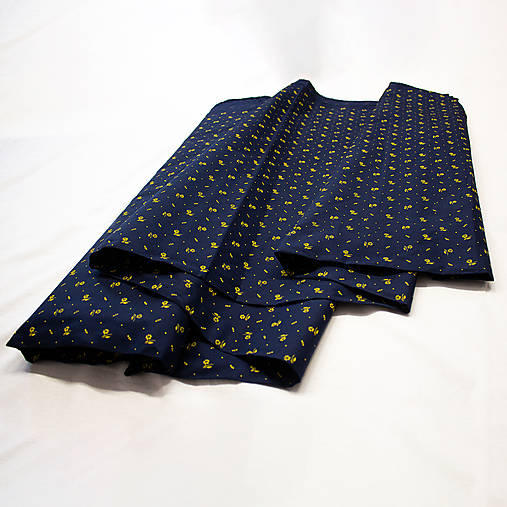 Textil - Bavlnená látka – Tmavo modrá – žltý kvet - 15319678_