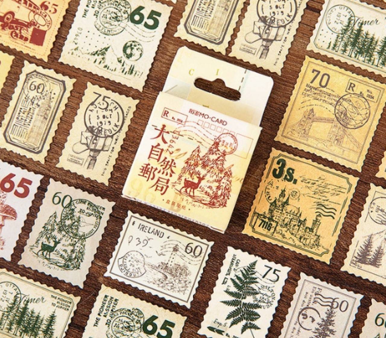 NA104 Krabička nálepiek - vintage 45 kusov