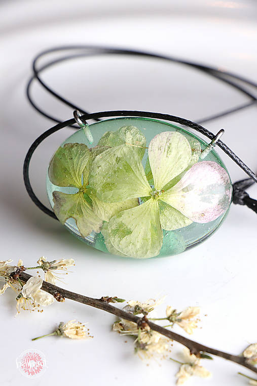 Prívesok Hortenzie v zelenom