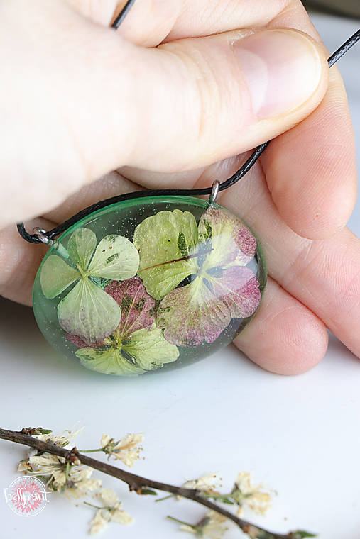 Prívesok Hortenzie v zelenom