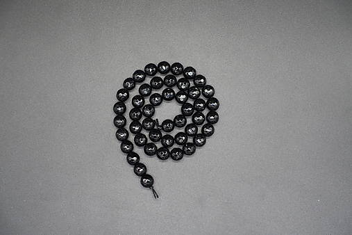 Minerály - Ónyx čierny fazetovaný 4-6-8-10-12mm (47ks (8mm)) - 15328556_