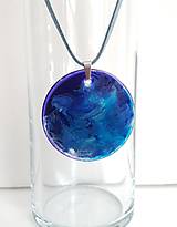 Náhrdelníky - Sklenený prívesok KOBALT - 15325277_