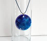 Náhrdelníky - Sklenený prívesok KOBALT - 15325278_