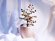 Dekorácie - Harmonizujúci stromček UNAKIT (zlatý drôt, hnedo-ružový kvetináč) - 15327524_