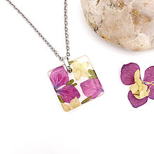 Náhrdelníky - Živicový náhrdelník s kvetmi _ Mix hortenzií - 15325981_
