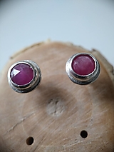 Náušnice - Napichovacie náušnice s ružovými zafírmi - 15329904_