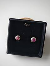 Náušnice - Napichovacie náušnice s ružovými zafírmi - 15329905_