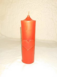 Sviečky - Valec so srdiečkom 1 - sviečka zo včelieho vosku (Červená) - 15332416_