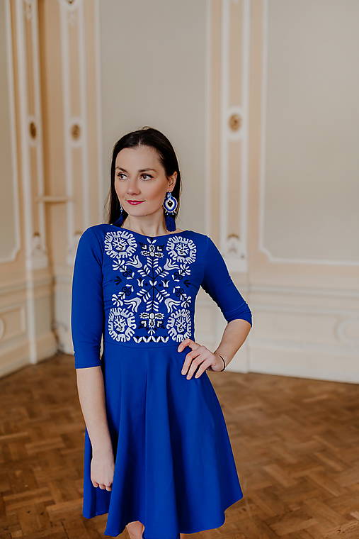 Modré vyšívané šaty Slavianka