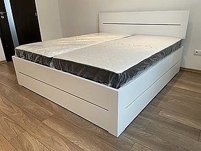 Nábytok - Biela dubová masívna posteľ s úložným odtieňom - 15337606_