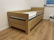 Nábytok - Detská dubová masívna posteľ s úložným priestorom - 15341710_