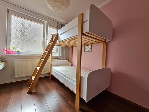Poschodová posteľ z masívneho dreva (dub, buk)