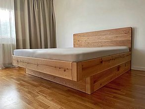 Nábytok - Dubová masívna posteľ s plným čelom a úložným priestorom - 15341886_
