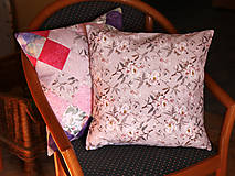Úžitkový textil - Patchworkové vankúšiky (veľké kvety s ružovou a fialovou) - 15344857_