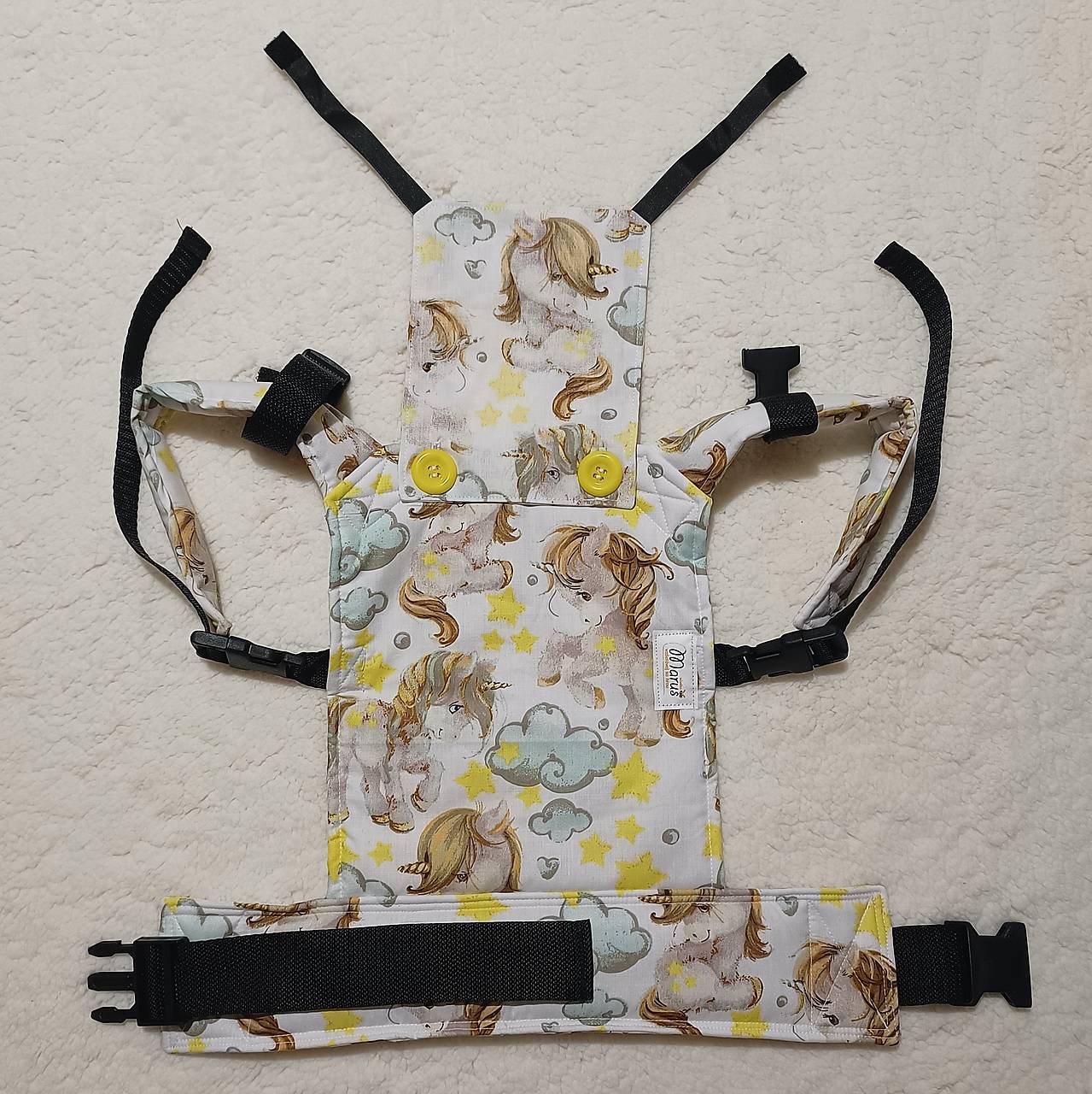 Detský nosič s kapucňou pre bábiky/plyšákov