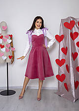 Šaty - Ružové zamatové korzetové šaty s áčkovou sukňou - 15350255_