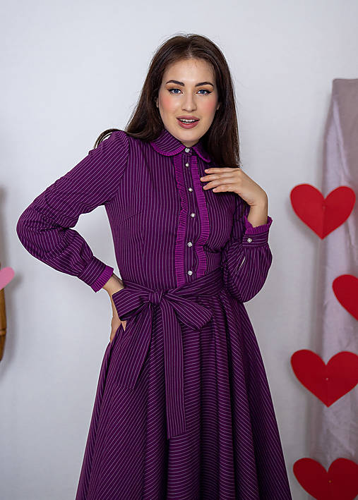 Fialové pásikavé košeľové šaty s kruhovou sukňou