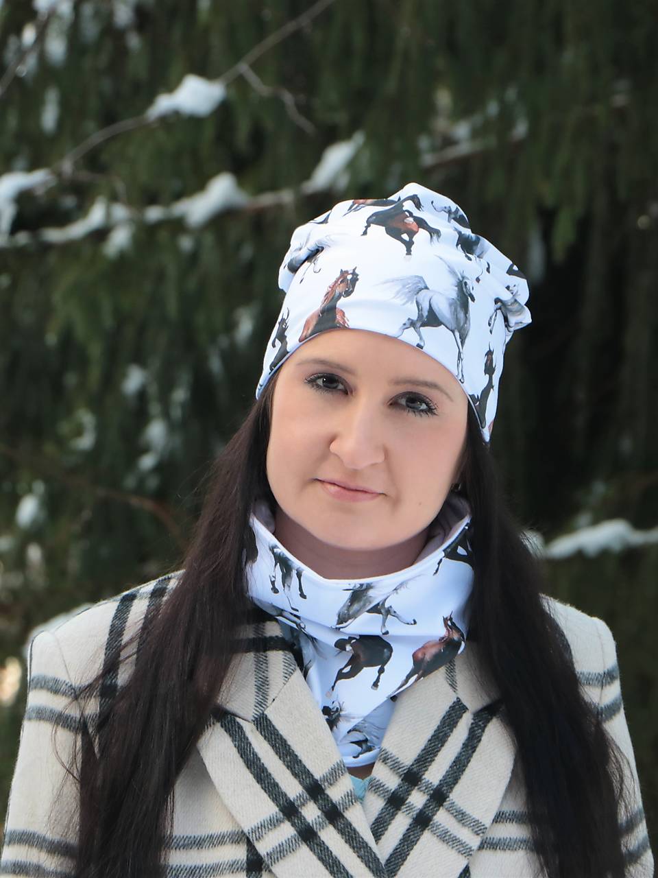 Kôň úpletová čiapka, nákrčník alebo set