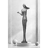 Sochy - Dievča s jablkom, cínová socha, originál, limitovaná edícia - 107 cm socha cín - 15355113_