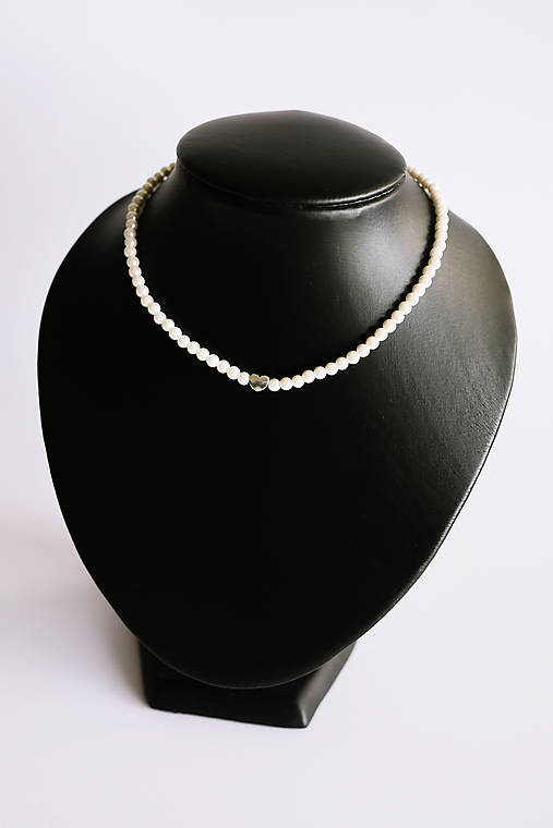 minimalistický shell perlový náhrdelník - srdce