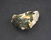 Minerály - Turmalín zelený a358 - 15356408_