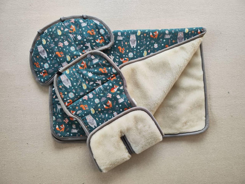 Detský textil - VLNIENKA súprava podložka a deka do autosedačky 100% Merino Top Super wash Natural Zvieratká petrolejové - 15358643_