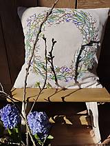 Úžitkový textil - Vankúš -jarny veniec-nezábudky, snežienky, hyacinty... - 15358957_