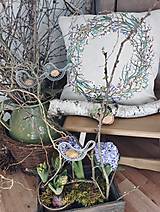 Úžitkový textil - Vankúš -jarny veniec-nezábudky, snežienky, hyacinty... - 15358977_