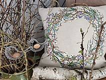 Úžitkový textil - Vankúš -jarny veniec-nezábudky, snežienky, hyacinty... - 15358982_