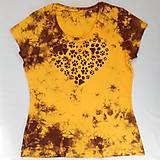 Topy, tričká, tielka - Žluto-hnědé dámské triko s kočičími stopami L 13674943 - 15359511_