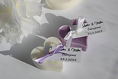 Darčeky pre svadobčanov - Levanduľové darčeky pre svadobčanov Prírodné sviečky srdiečka - 15362681_