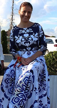 Šaty - FLORAL FOLK " Modrotlač a Slovenská ornamentika ", spoločenské dlhé šaty (modrotlač živôtik, bielo modrá sukňová časť) - 15367063_
