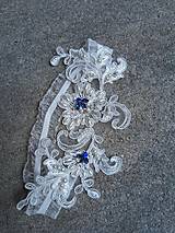 Spodná bielizeň - svadobný podväzok Ivory + modré štrasové kamienky 6 - 15365606_