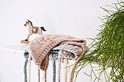 Detské čiapky - Čiapočka pre bábätko - kolekcia LÍSTKY - 15365647_