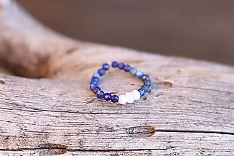 Prstene - Prstienky z minerálu lapis lazuli, mesačný kameň (Modrý s bielymi korálkami) - 15366215_