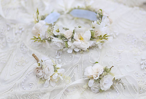 Biely svadobný set (venček, náramok a pierko pre ženícha)