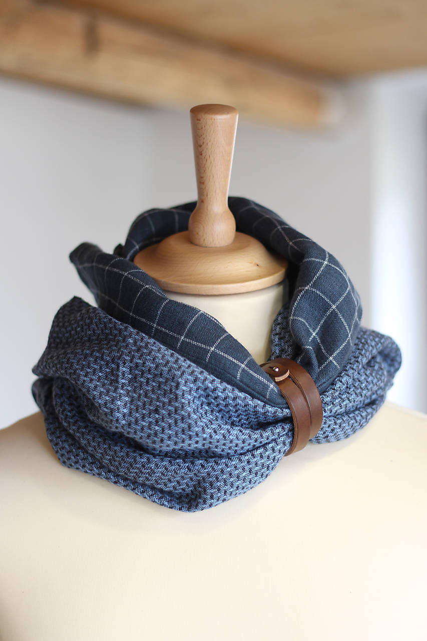 Pánsky elegantný nákrčník zo 100% ľanu, modrý ľanový nákrčník "Paul"