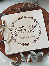 Papiernictvo - Svadobná kniha hostí personalizovaná, drevený fotoalbum - venček - 15378079_