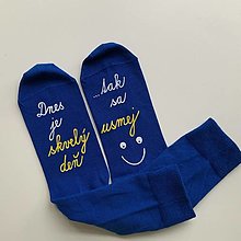 Ponožky, pančuchy, obuv - Motivačné maľované ponožky s nápisom "Dnes je skvelý deň" (…tak sa usmej" kráľovskymodré) - 15379713_