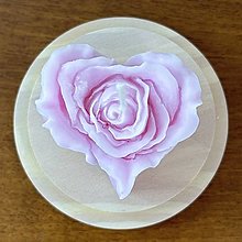 Darčeky pre svadobčanov - Svadobná sviečka - ruža v tvare srdca - 15380103_