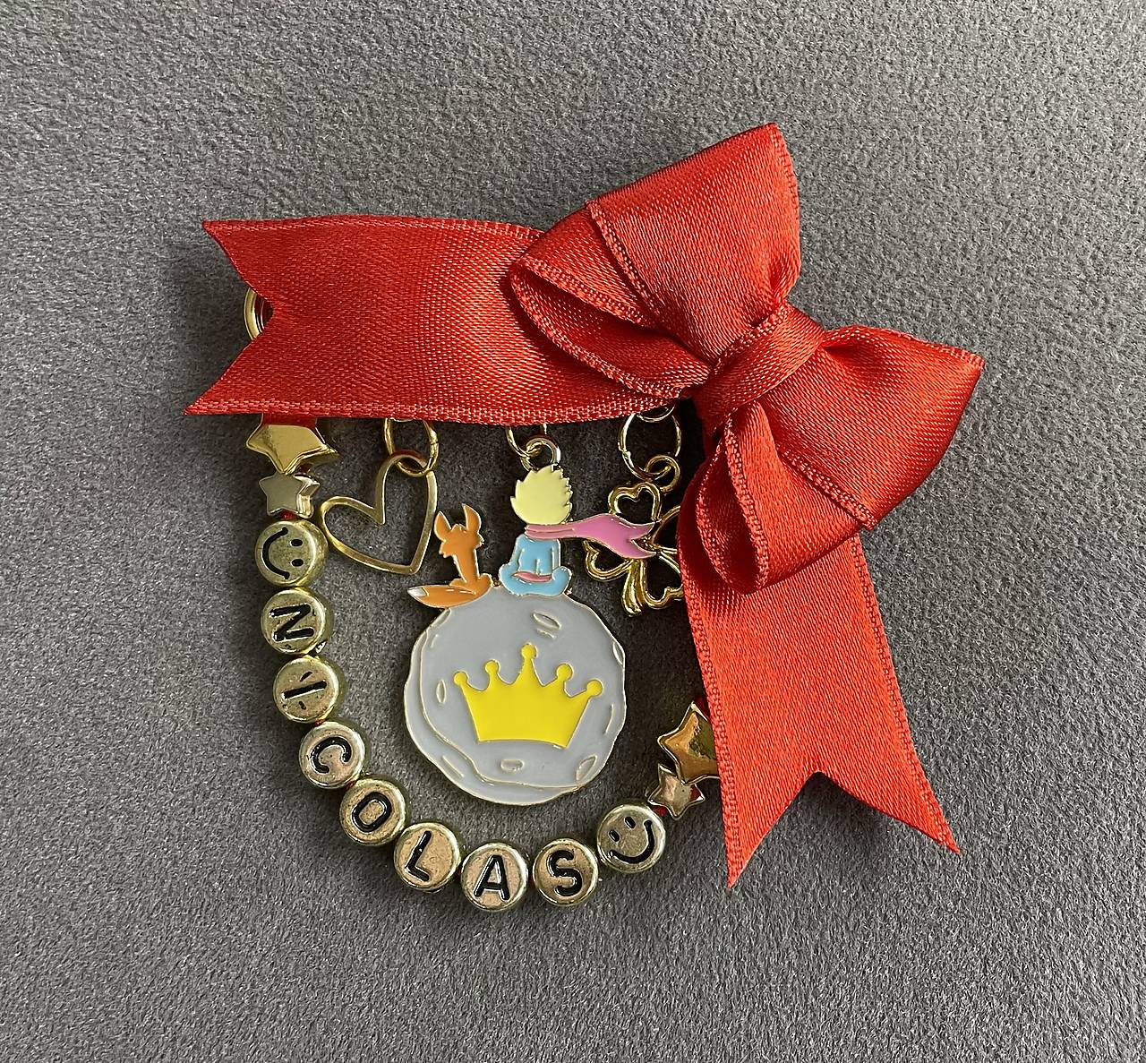 Mašlička proti urieknutiu na kočík/vajíčko "Malý princ a líška" so srdiečkom, štvorlístkom a menom