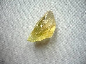 Minerály - Surový zelený kalcit 26 mm, č.25f - 15387577_