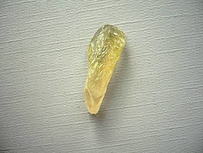 Minerály - Surový zelený kalcit 25 mm, č.32f - 15387588_