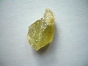 Minerály - Surový zelený kalcit 29 mm, č.57f - 15388118_