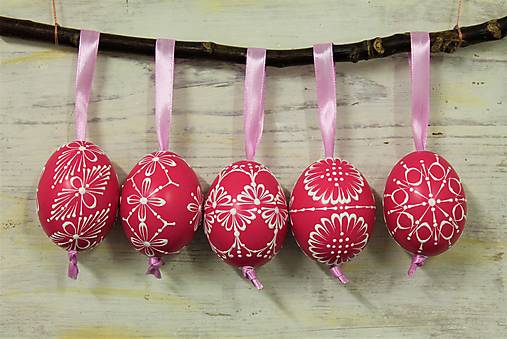 Dekorácie - KRASLICE/slepačie maľované vajíčka/-ružové - 15388783_