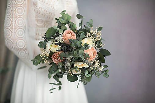 Svadobná kytica "svadobný sen" - marhuľovo-maslová