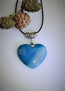 Náhrdelníky - modré srdce achátový prívesok - 15401655_