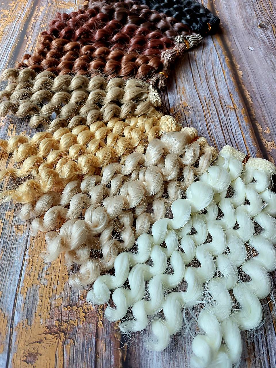 Vlásky brčkavé 19cm