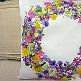 Úžitkový textil - Vankúš " Kvetinový veniec " - 15404561_